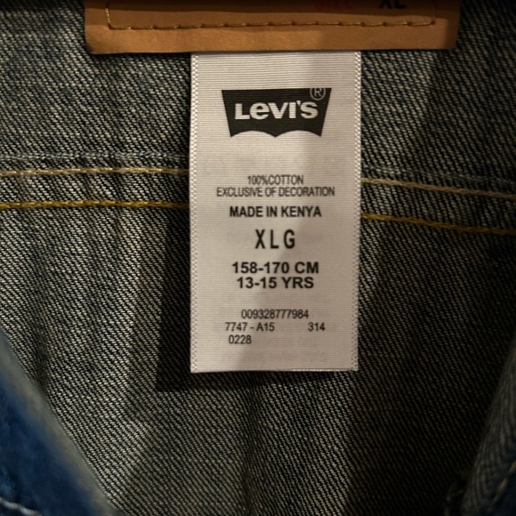 Levi’s Jean Jacket - Picture 2 of 3